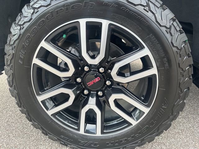 Used 2025 GMC Sierra 1500 AT4 w/ AT4 Premium Package image 11