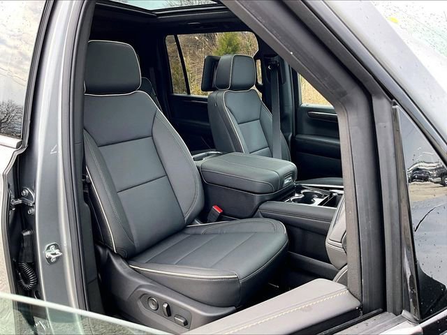 New 2026 Chevrolet Suburban Premier image 31