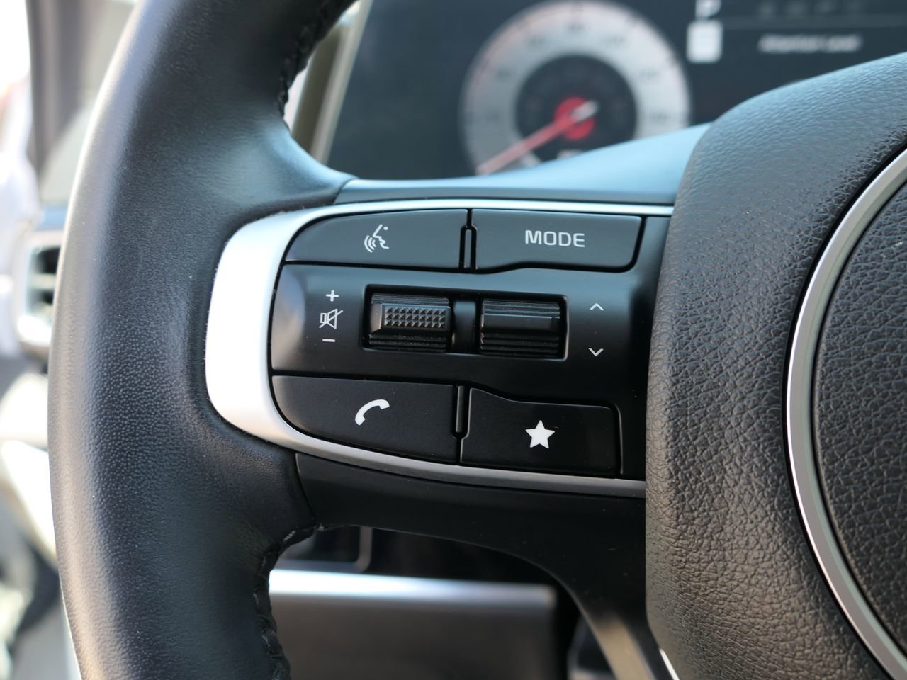 Used 2023 Kia Sportage SX image 14