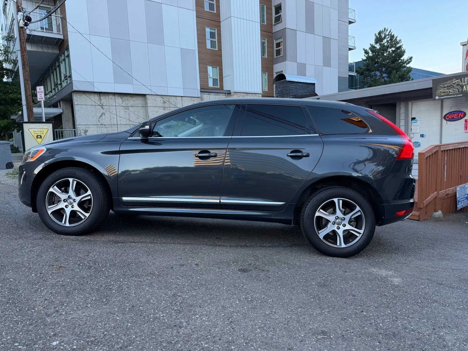 Used 2015 Volvo XC60 T6 Platinum AWD/4WD image 5