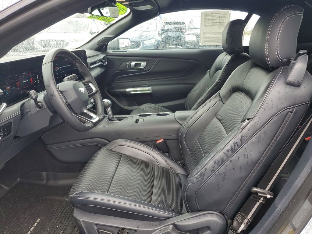 Used 2024 Ford Mustang Premium image 8