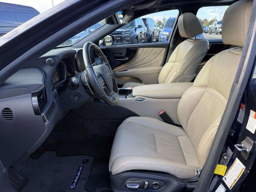 Used 2022 Lexus LS 500 AWD w/ Interior Upgrade Package image 17
