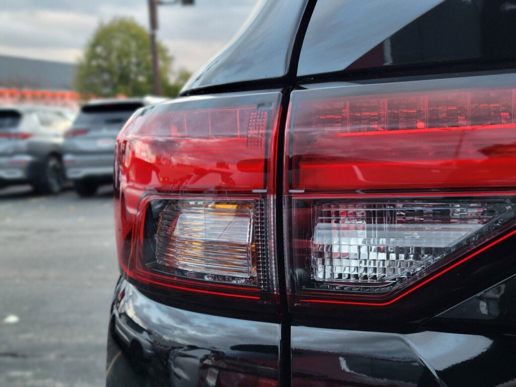 New 2025 Mitsubishi Outlander SEL image 9