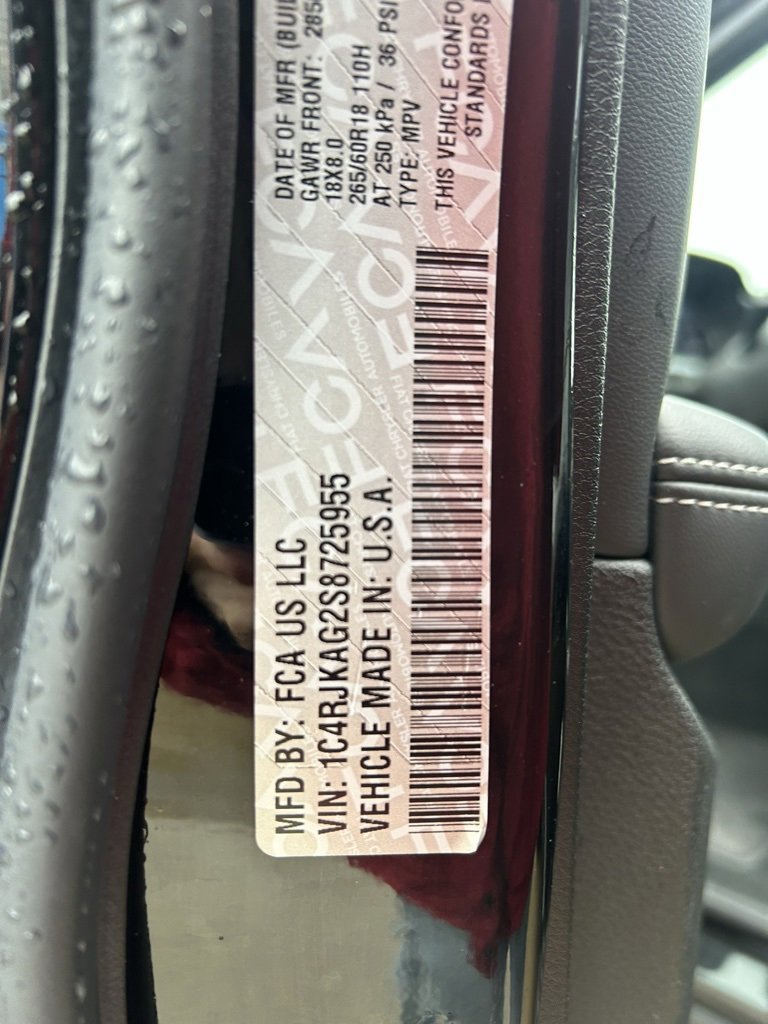 Used 2025 Jeep Grand Cherokee L Laredo w/ Luxury Tech Group I image 14