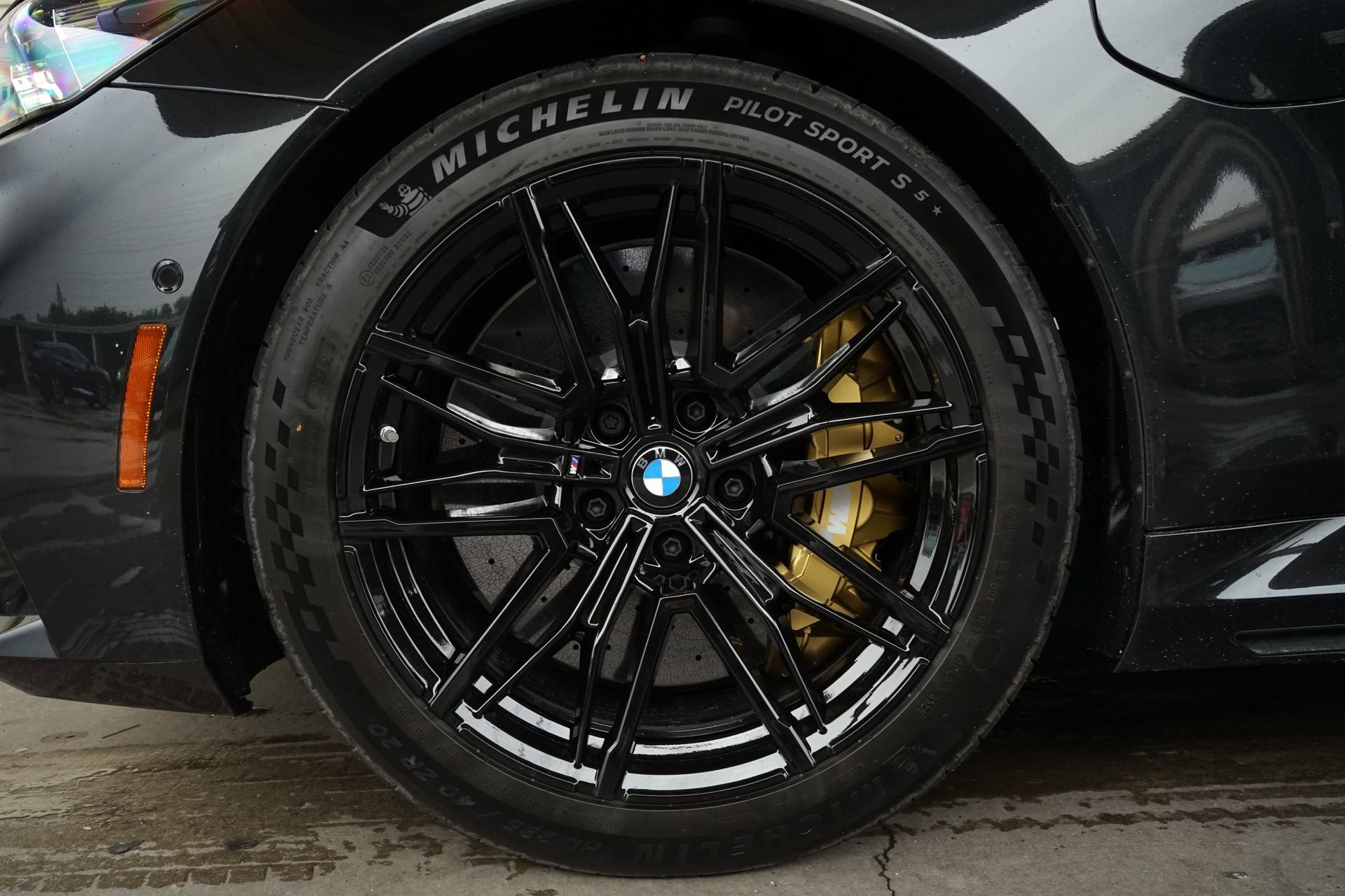 Used 2026 BMW M5 w/ Carbon Package image 38