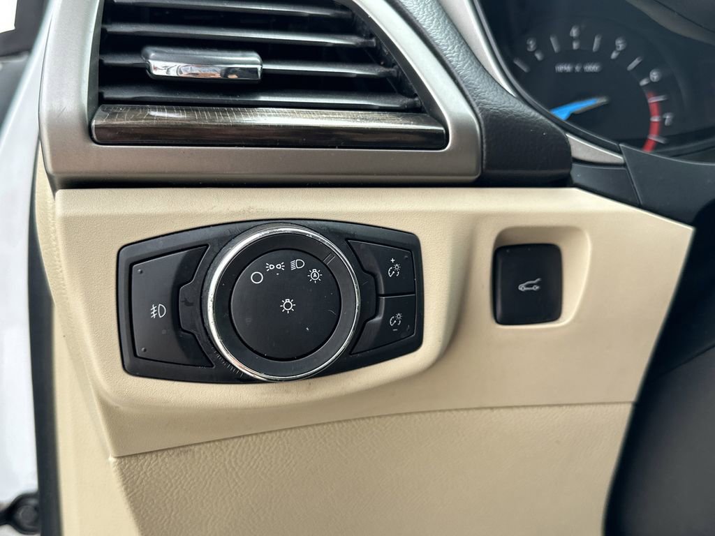 Used 2013 Ford Fusion SE image 18