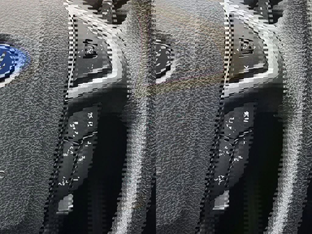 Used 2018 Ford Fusion SE w/ Fusion SE Technology Package image 16