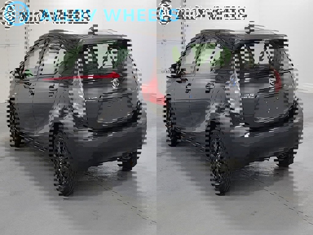 Used 2016 Toyota Prius C Persona Series image 7