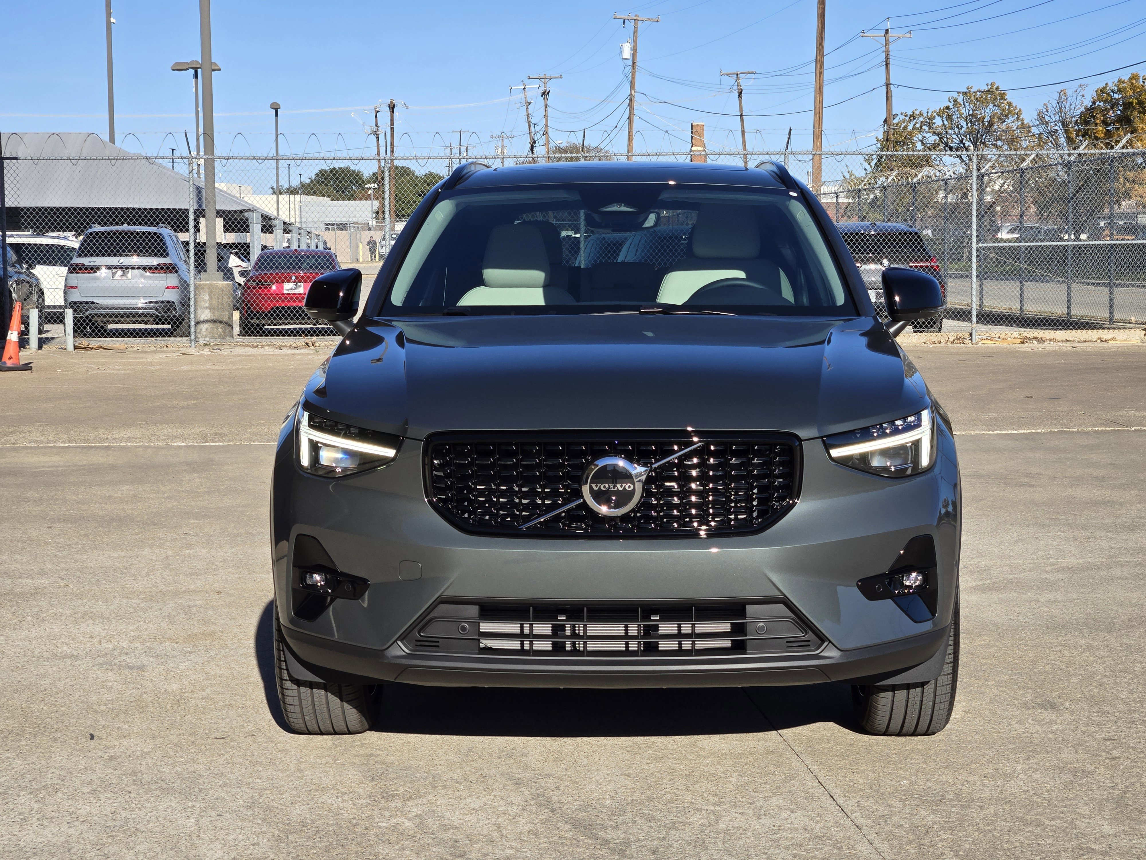 New 2026 Volvo XC40 B5 Ultra w/ Protection Package Premier image 6