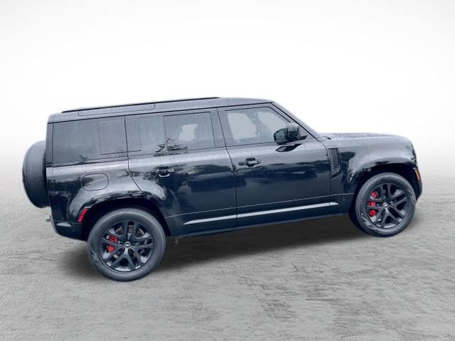 Used 2025 Land Rover Defender 110 X-Dynamic SE AWD/4WD image 7