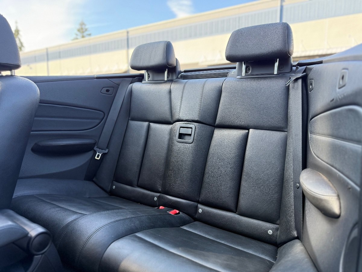 Used 2012 BMW 135i Convertible RWD image 17