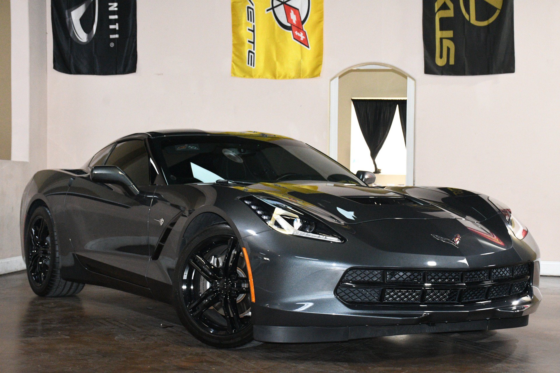 Used 2017 Chevrolet Corvette Stingray Coupe w/ 1LT RWD image 3