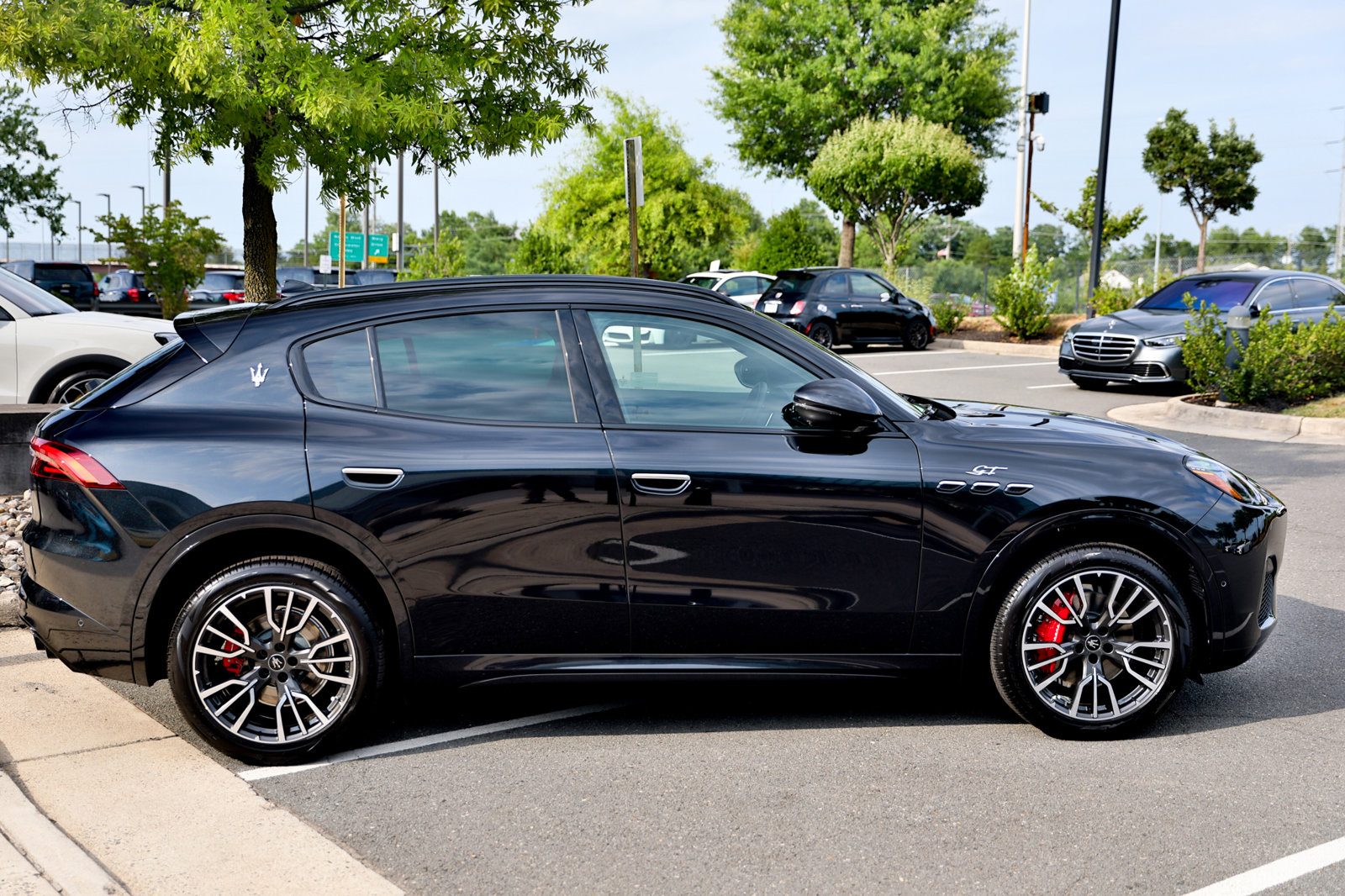 New 2024 Maserati Grecale GT image 4