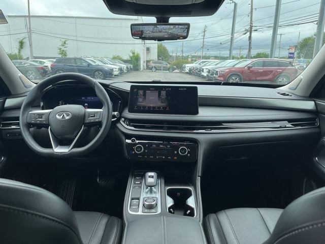 Used 2025 INFINITI QX60 Luxe w/ Vision Package image 13