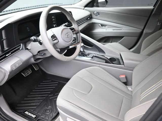 Used 2025 Hyundai Elantra Sport image 18