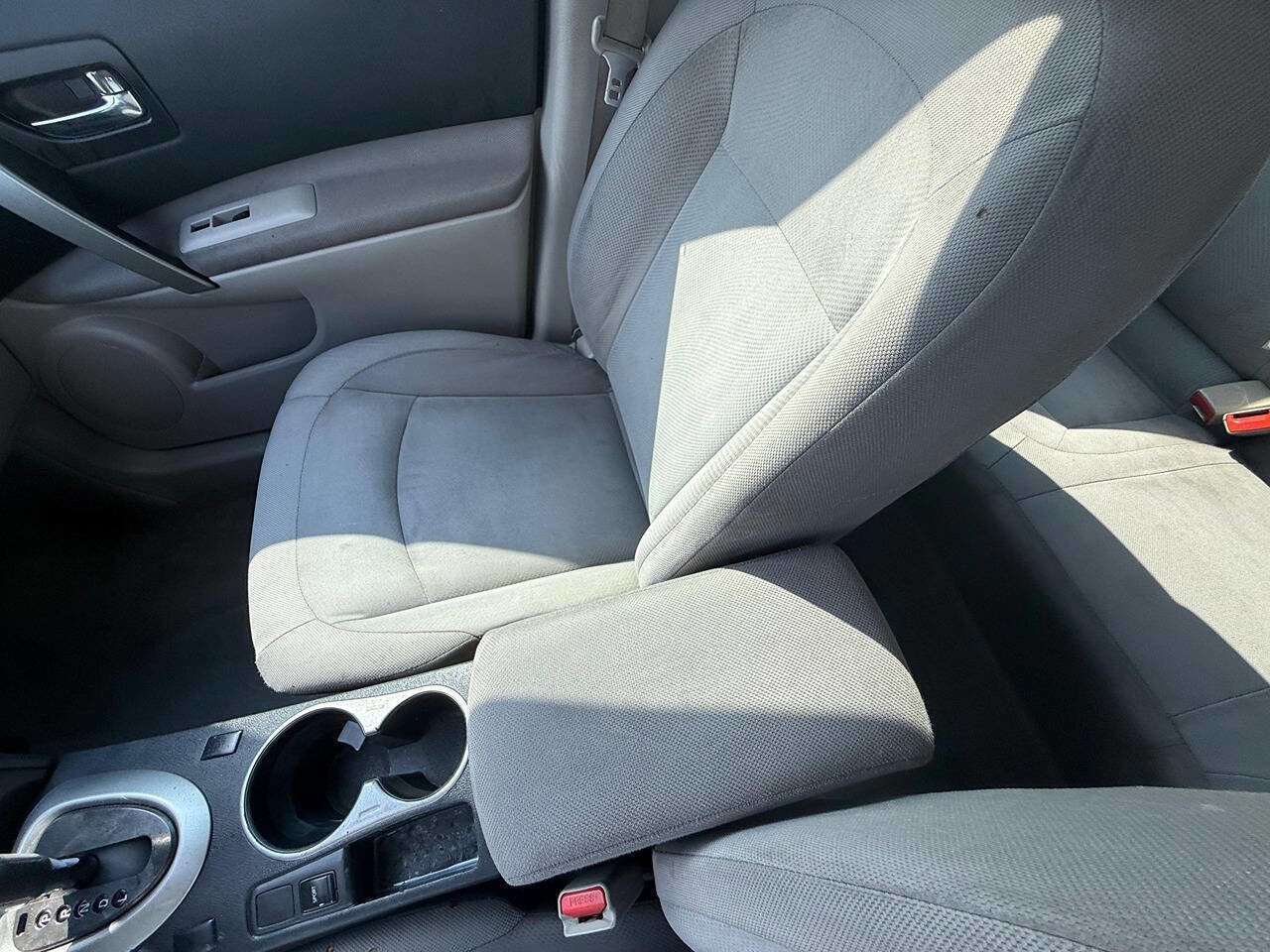Used 2013 Nissan Rogue S image 39