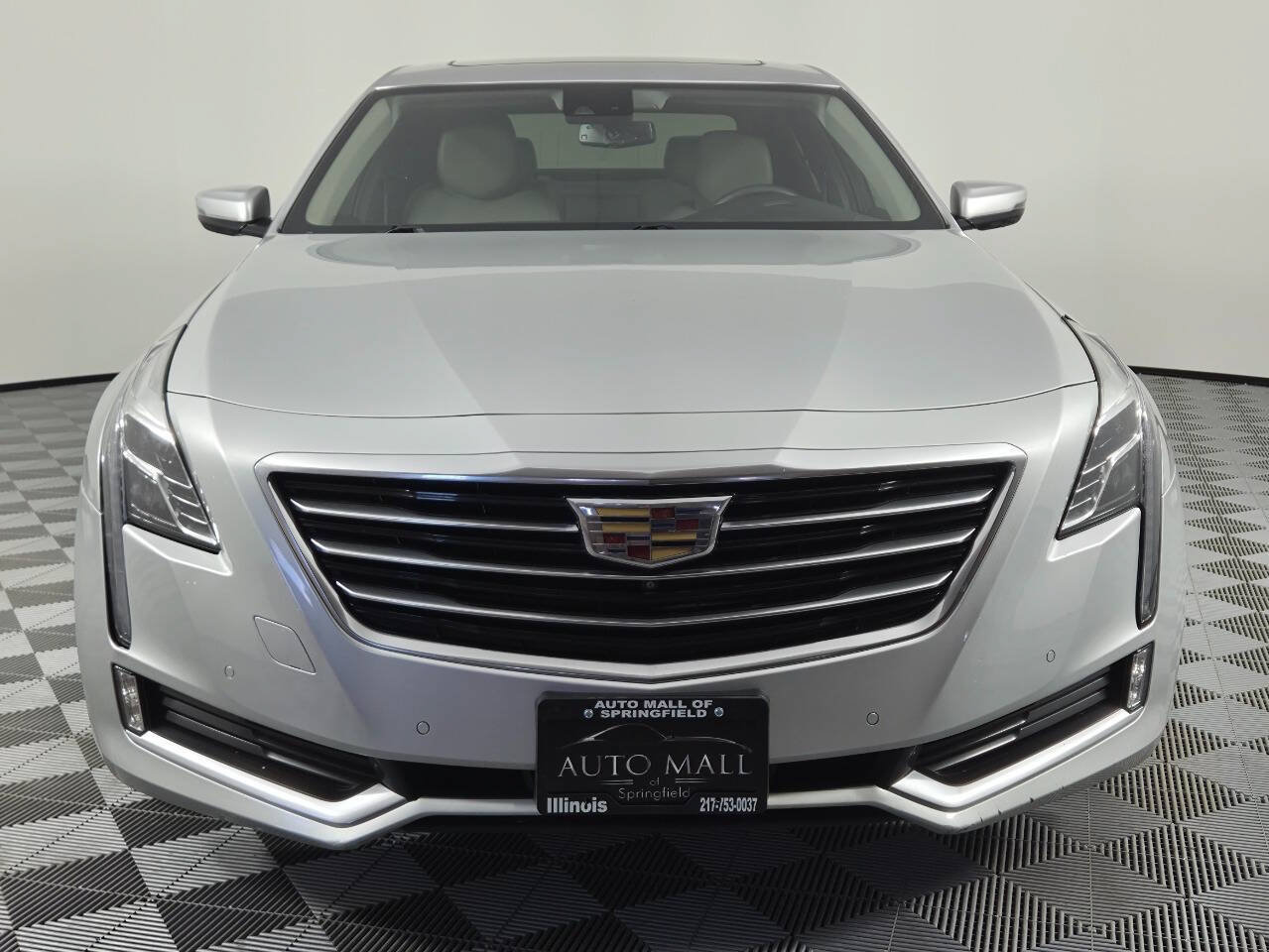 Used 2017 Cadillac CT6 Luxury AWD/4WD image 2