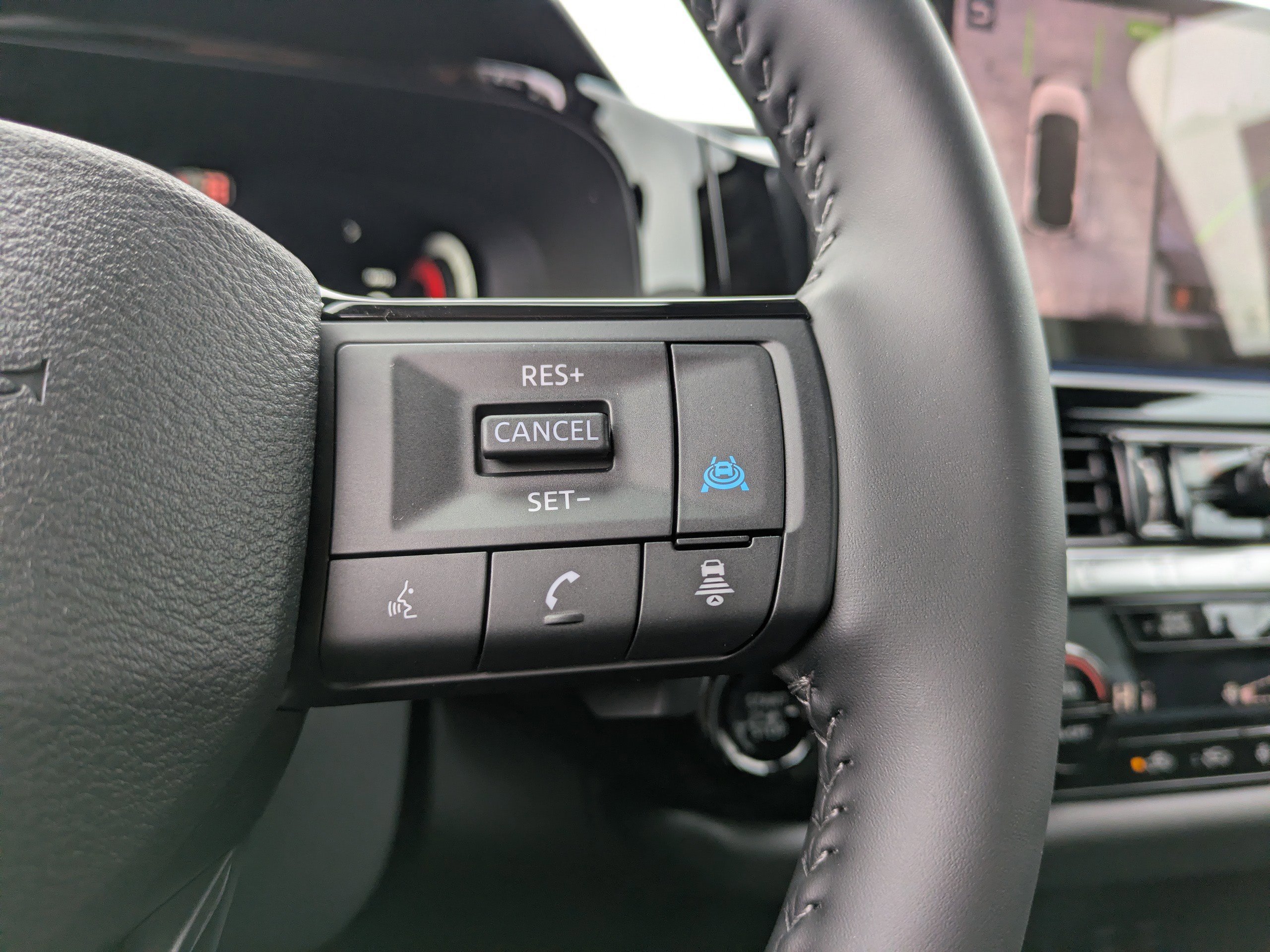 New 2026 Nissan Pathfinder SL FWD image 13