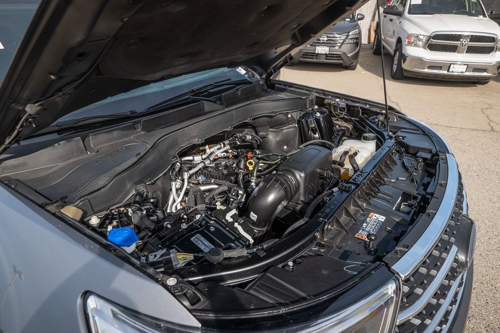 Used 2022 Ford Explorer XLT w/ Equipment Group 202A image 20