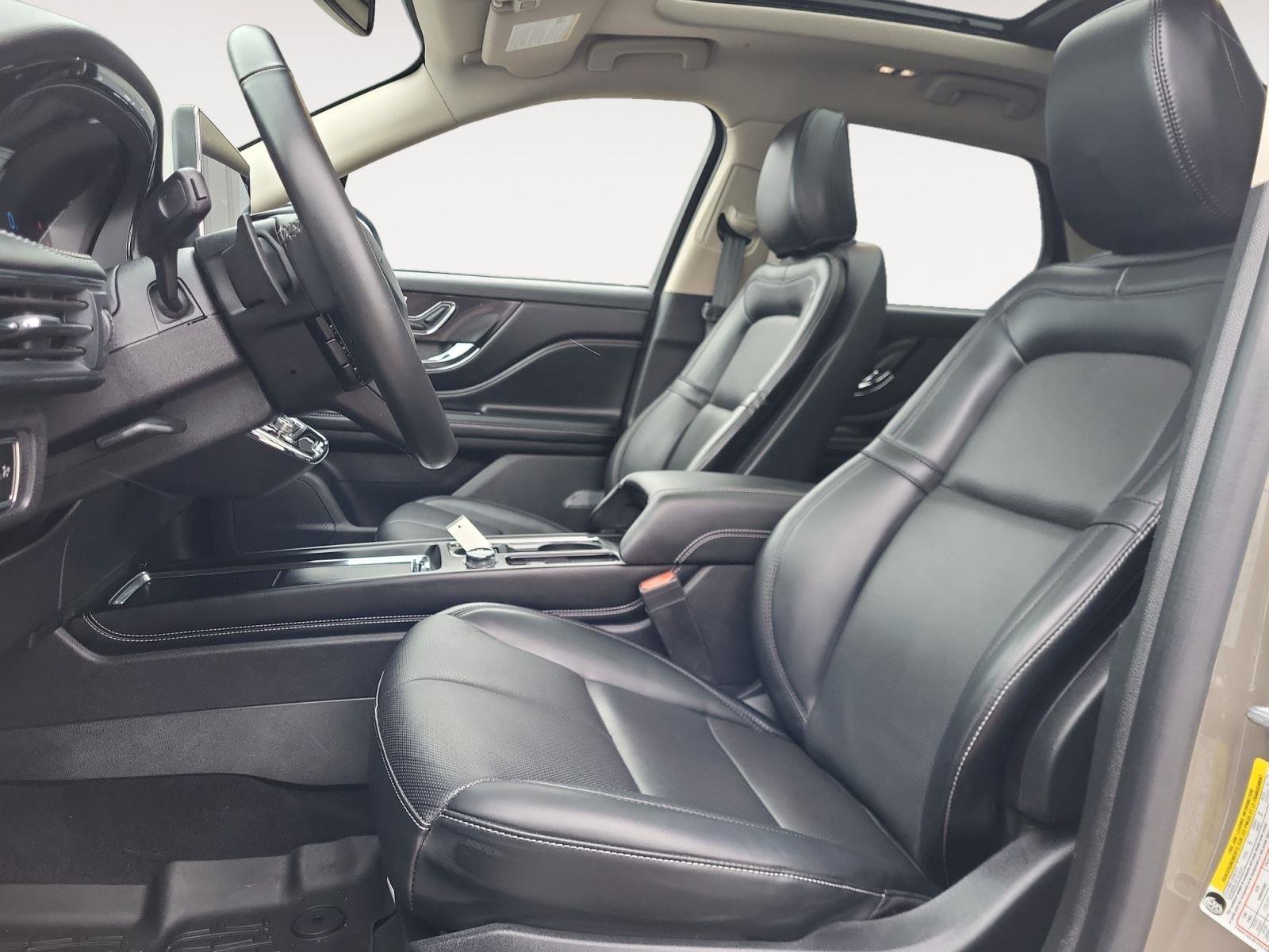 Used 2025 Lincoln Corsair Grand Touring w/ Towing Package image 10