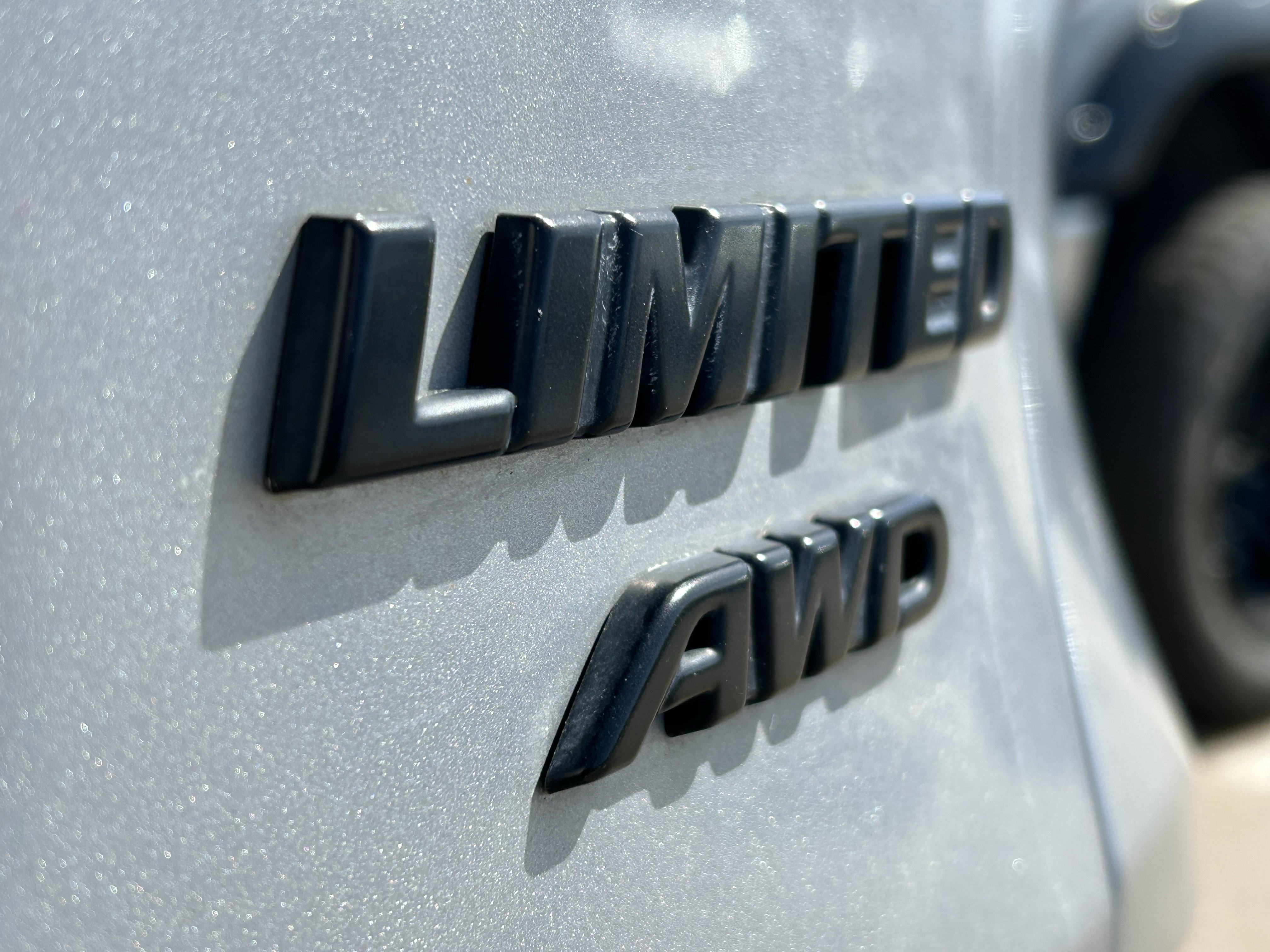 Used 2019 Toyota RAV4 Limited AWD/4WD image 9