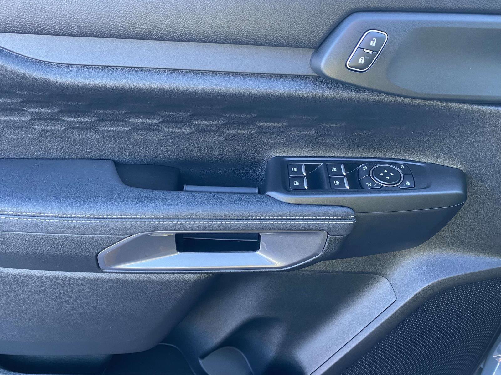 Used 2024 Ford Ranger XLT w/ Technology Package image 16