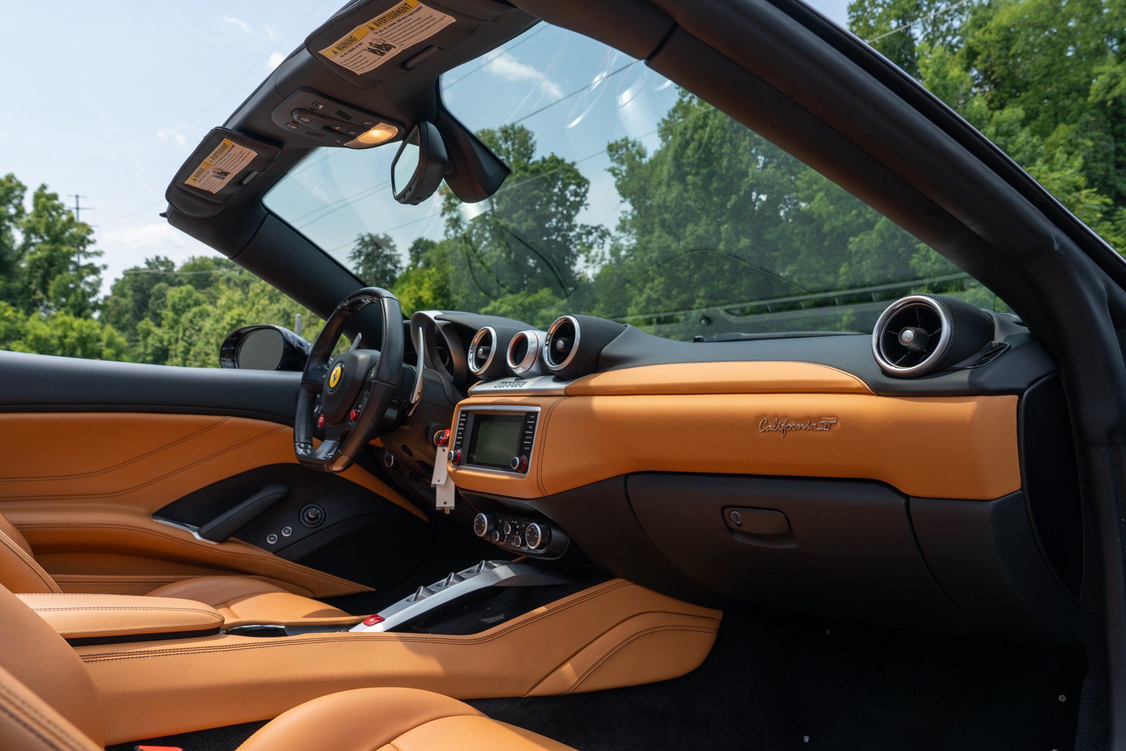 Used 2018 Ferrari California T RWD image 47
