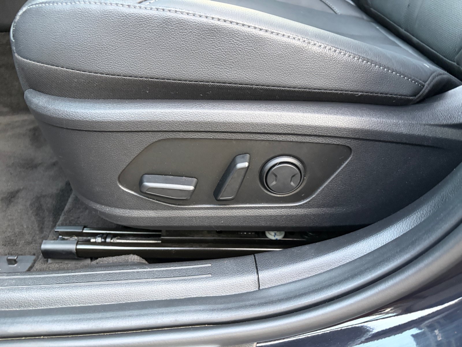 Used 2025 Hyundai Sonata Limited FWD image 15