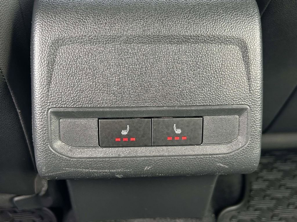 Used 2020 Volkswagen Jetta R-Line w/ R-Line Cold Weather Package image 15