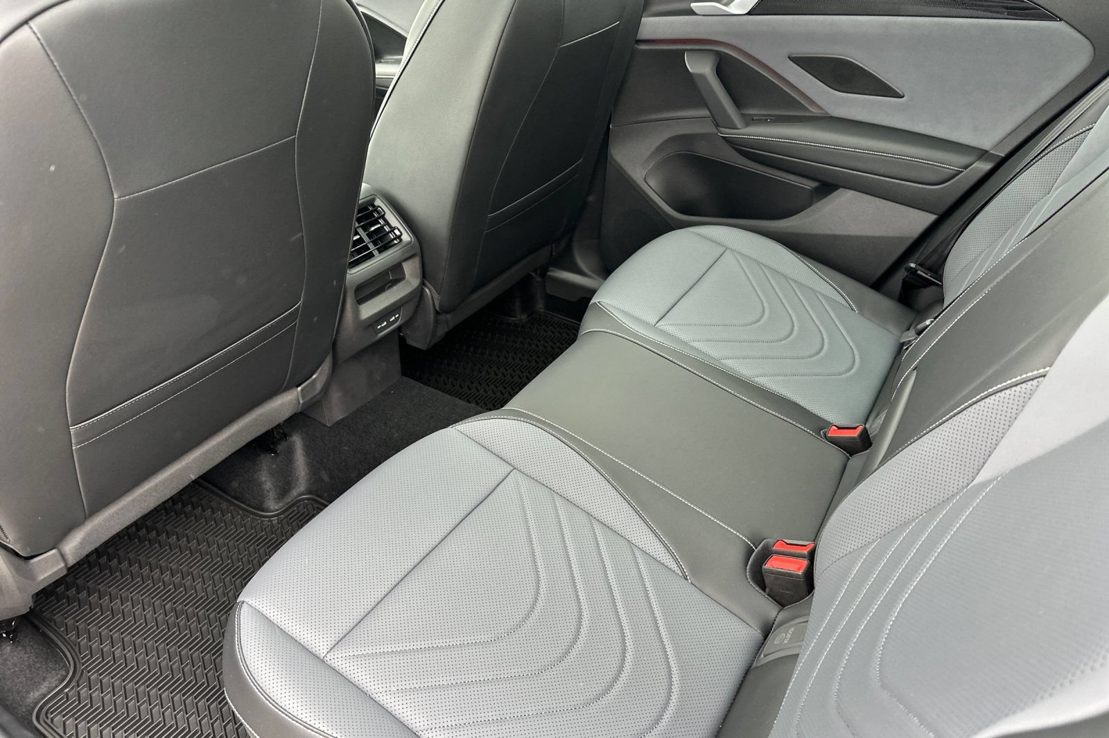 New 2026 Volkswagen Tiguan SE AWD/4WD image 12