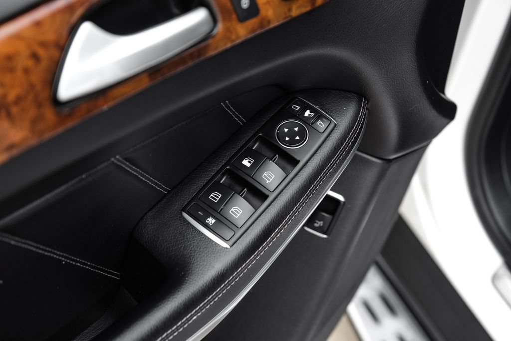 Used 2015 Mercedes-Benz GL 550 4MATIC image 43
