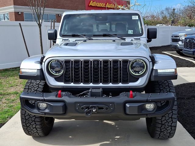 Used 2024 Jeep Gladiator Rubicon AWD/4WD image 2