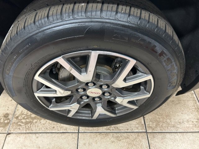 Used 2020 GMC Acadia SLE image 18