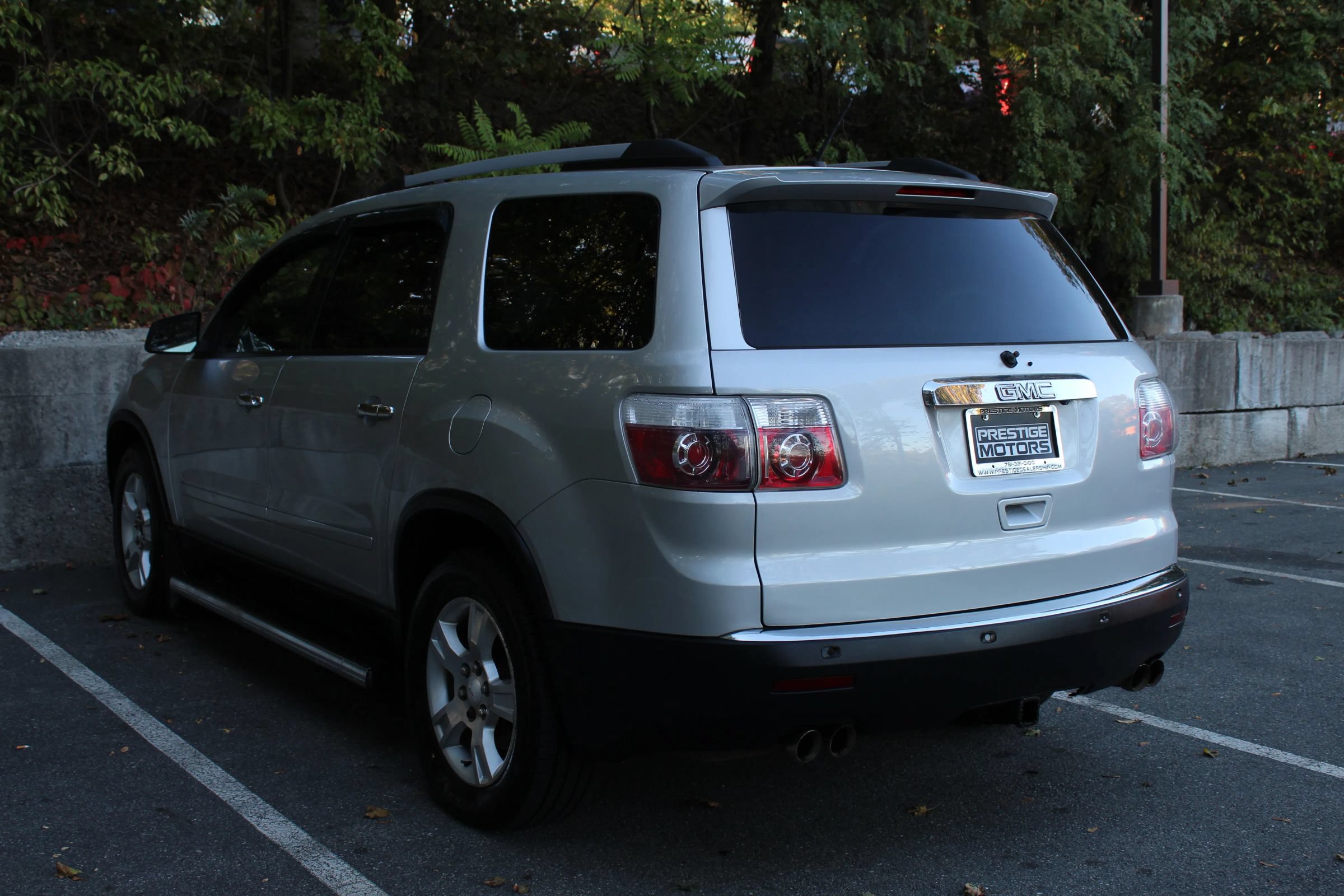 Used 2010 GMC Acadia SLE AWD/4WD image 7