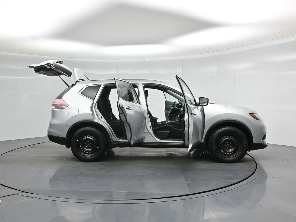 Used 2014 Nissan Rogue S image 4