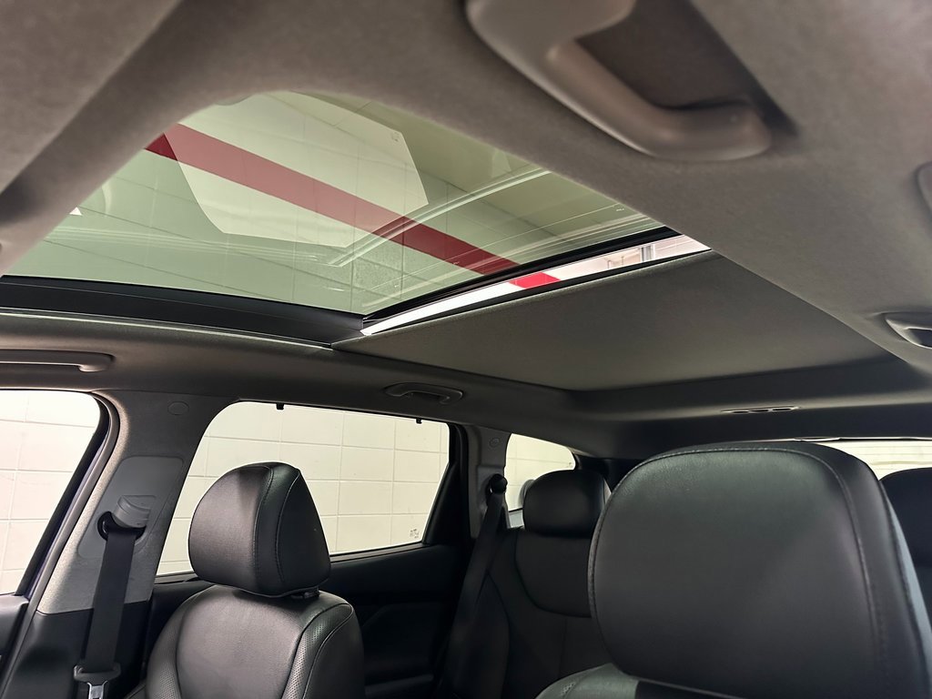 Used 2020 Hyundai Santa Fe SEL w/ Convenience + Premium Package image 10