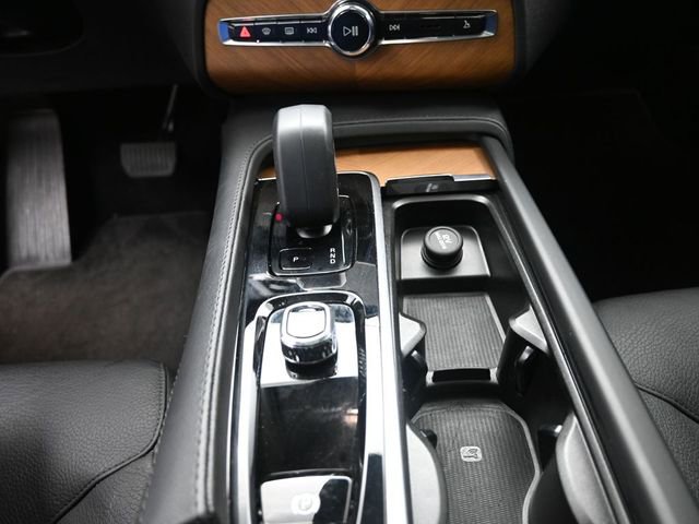 Certified 2023 Volvo XC90 B5 Plus image 13