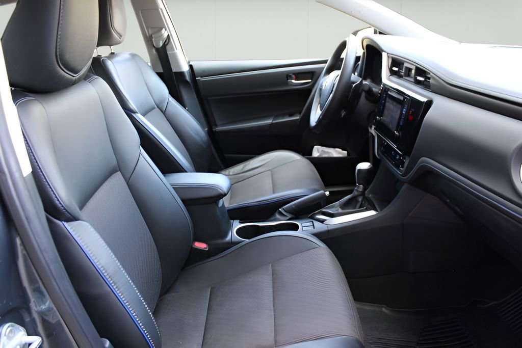 Used 2018 Toyota Corolla SE FWD image 22