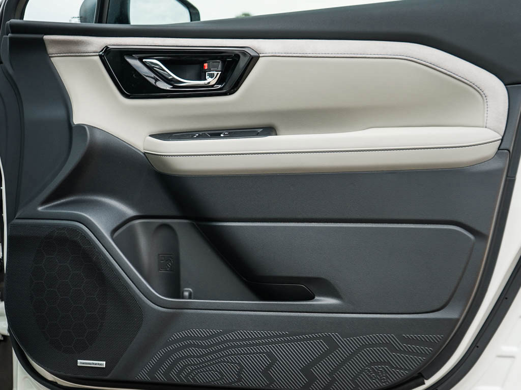 New 2025 Subaru Forester Limited image 10