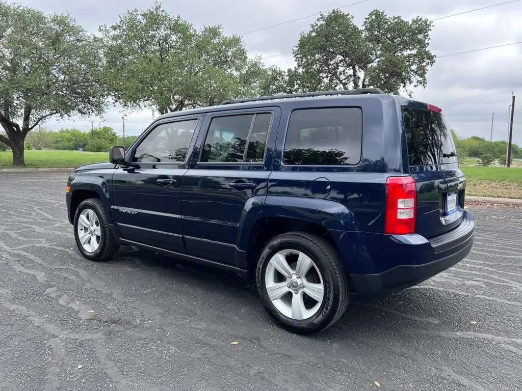 Used 2017 Jeep Patriot Latitude FWD image 5