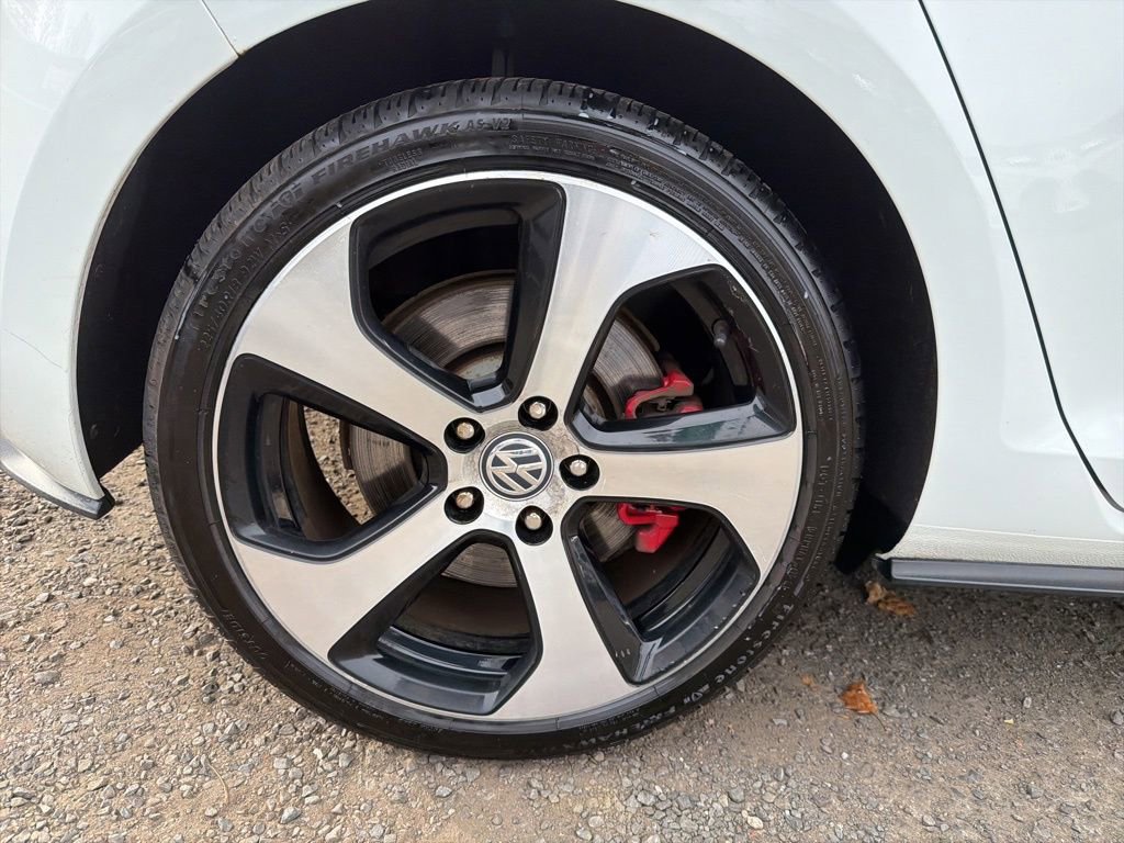 Used 2017 Volkswagen GTI SE image 16