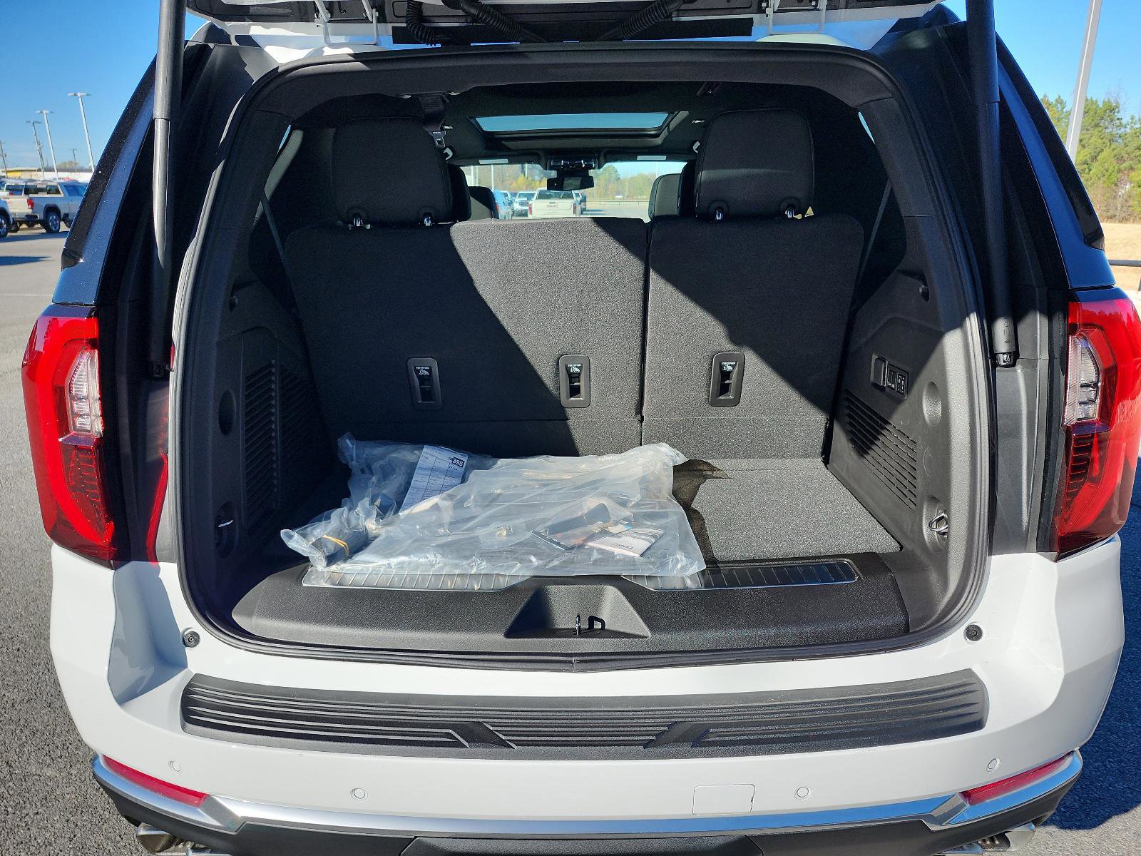 New 2026 GMC Yukon Denali w/ Sun & Power Step Package image 8