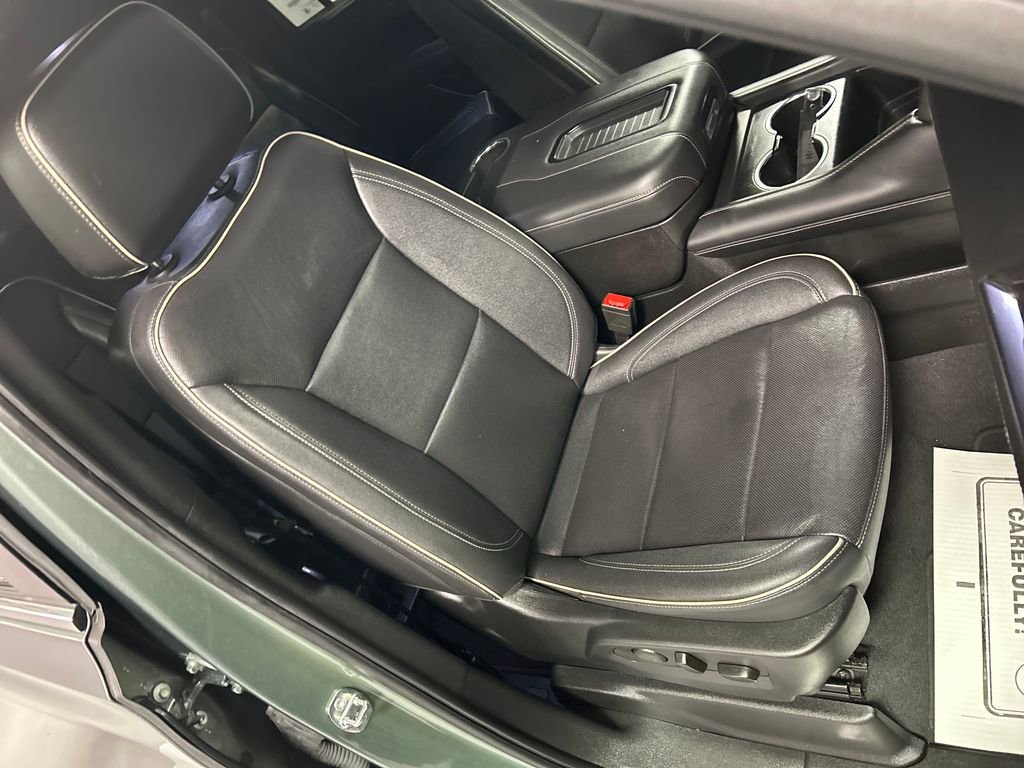 Used 2023 Chevrolet Suburban Premier image 25