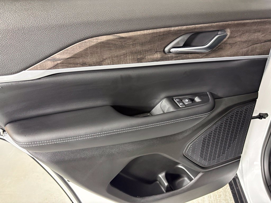 New 2027 Jeep Grand Cherokee Altitude RWD image 33