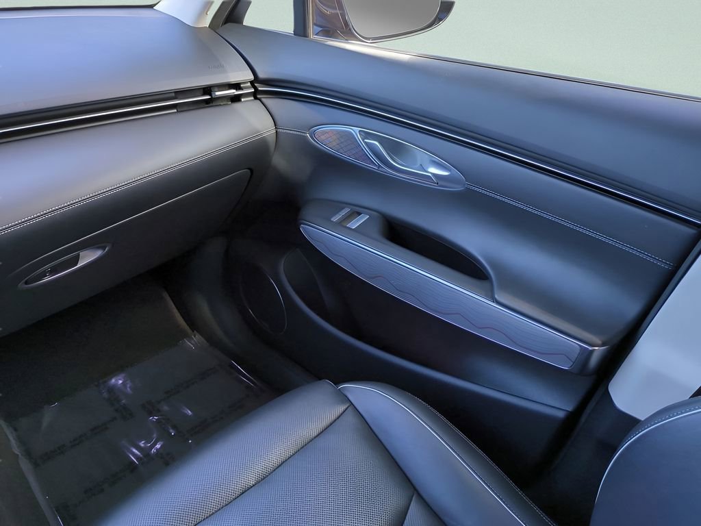 Used 2022 Genesis GV70 2.5T w/ Advanced Package image 16