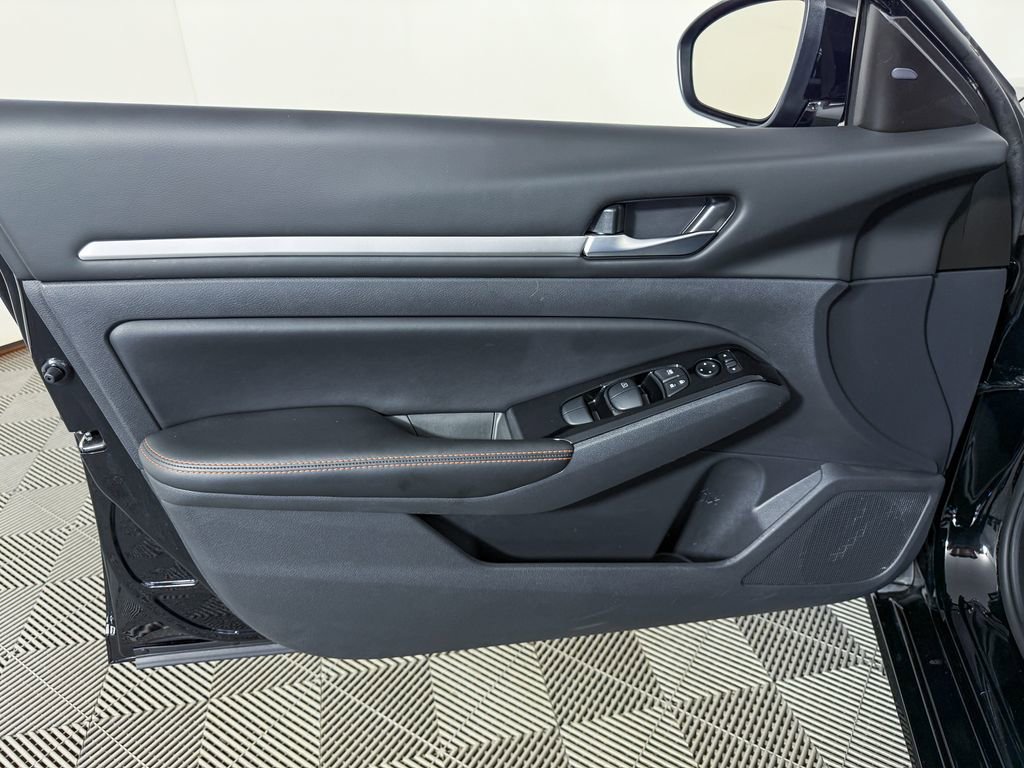 Certified 2024 Nissan Altima 2.5 SR image 39
