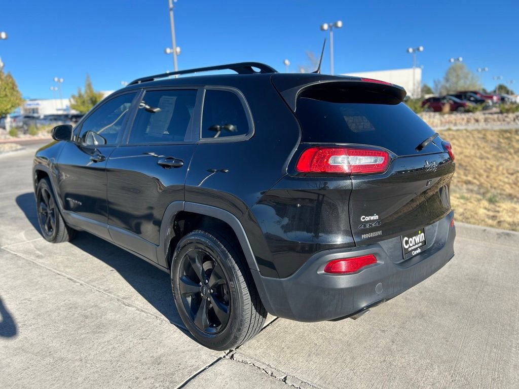 Used 2016 Jeep Cherokee Latitude w/ Cold Weather Group AWD/4WD image 6