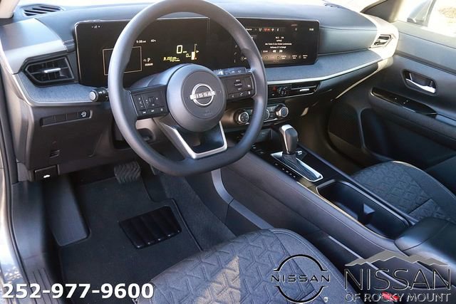 Used 2025 Nissan Kicks SV w/ Charging Package image 12