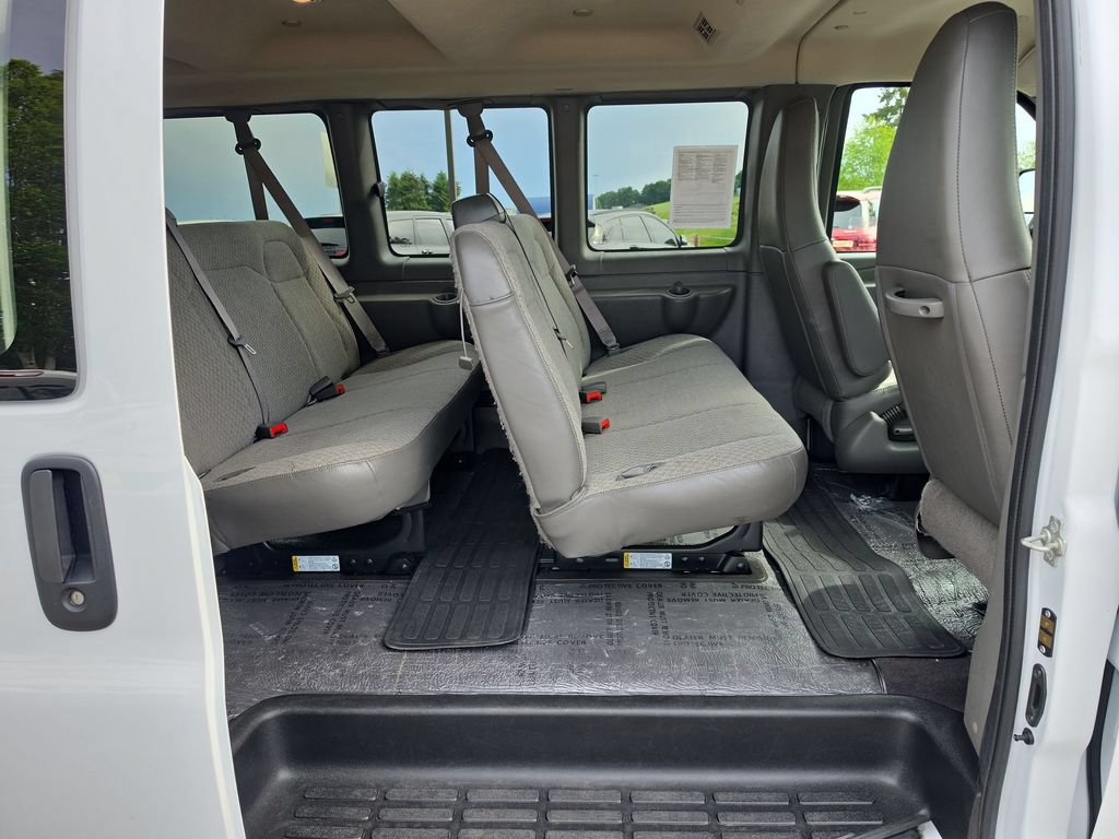 Certified 2025 Chevrolet Express 3500 LT w/ LT Preferred Equipment Group RWD image 26