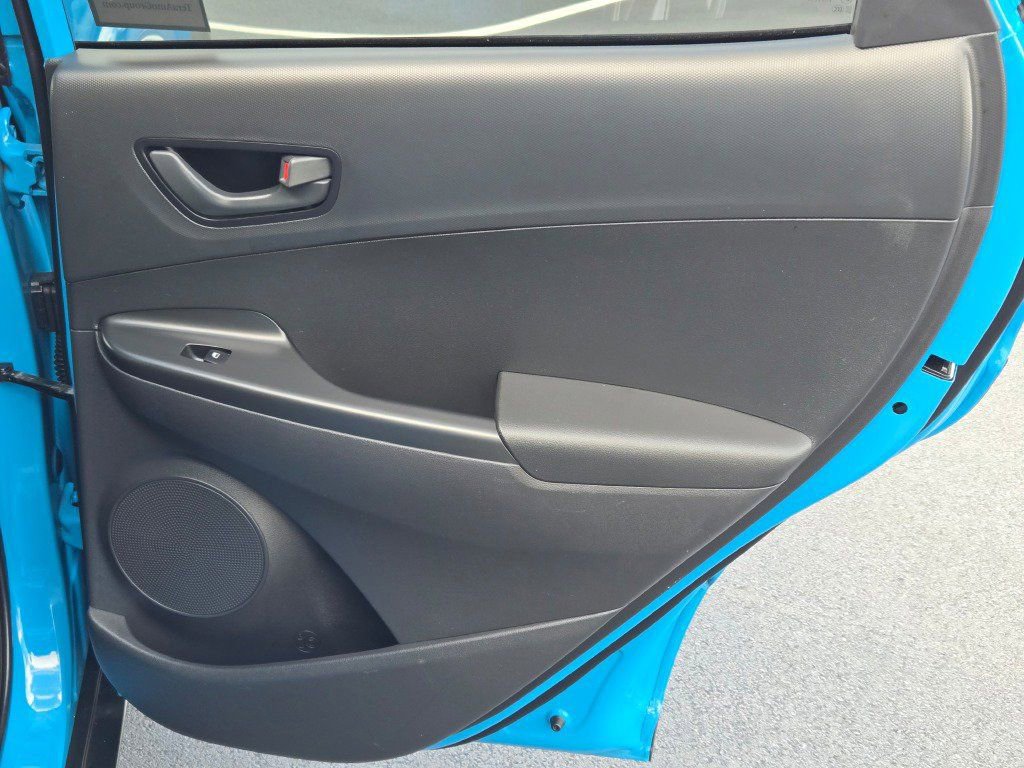 Used 2023 Hyundai Kona SEL image 7